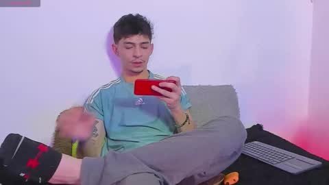 Ian Lark online show from April 16, 9:39 pm