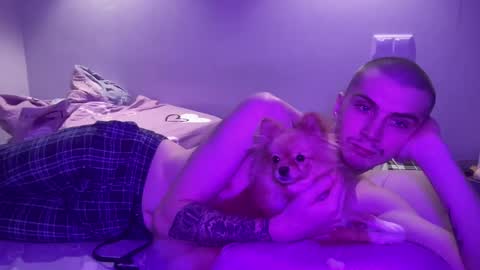 MAX online show from February 1, 4:44 pm