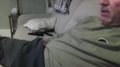 icumming online show from April 20, 2:14 am