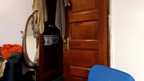 Snapshot of icyfucktoy chatting on November 2, 3:44 am icyfucktoy online show from November 2, 3:44 am