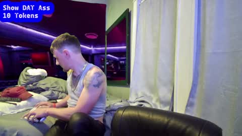 Amiri Roue online show from December 17, 5:18 am