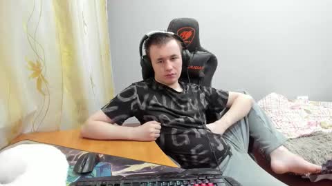 iliaskris online show from November 7, 12:30 pm