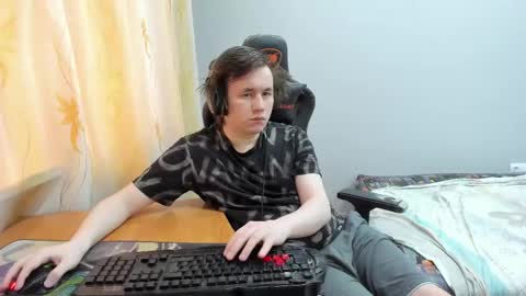 iliaskris online show from April 18, 3:08 am