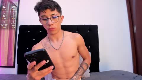 Snapshot of im__thomas chatting on December 11, 5:22 am IM  THOMAS online show from December 11, 5:22 am