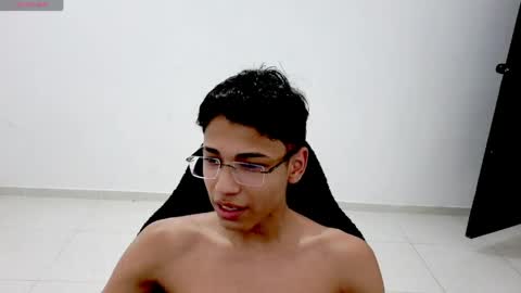 im_david01 online show from April 18, 7:58 pm