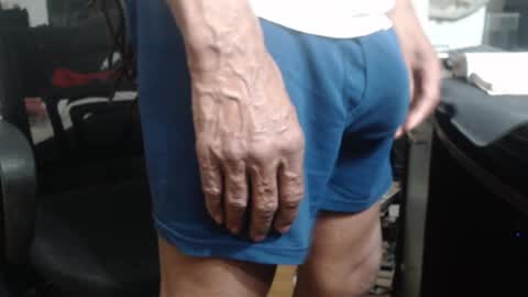 Imanlolo789   formerly known as Slimrodxxx  independent model online show from January 9, 10:37 pm