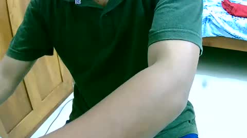 Inglorious Hairy Uncut online show from December 9, 4:40 pm