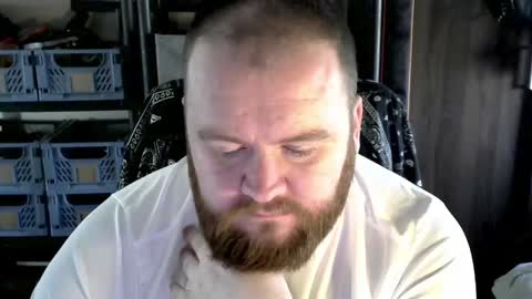 twitter theirishman205 online show from February 14, 3:58 pm