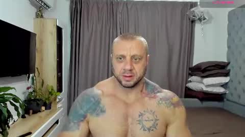 ironhulk22 online show from August 1, 11:20 am