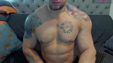 ironhulk22 online show from March 3, 3:46 pm