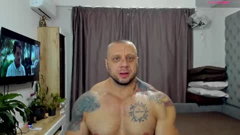 ironhulk22 online show from July 25, 9:39 am