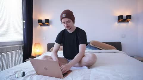 Sam online show from April 26, 12:57 pm