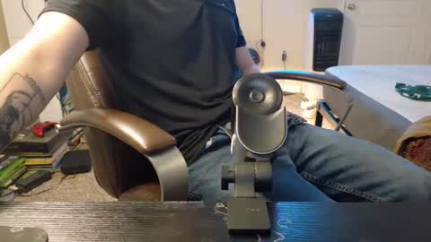 isaac online show from December 16, 12:15 am