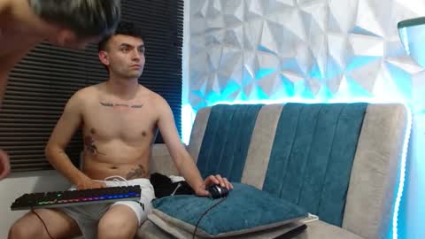 Snapshot of isaac_tan chatting on October 11, 5:00 am Isaac tan online show from October 11, 5:00 am