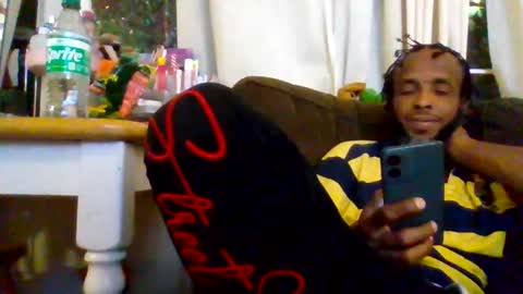 islandmaker online show from March 25, 9:24 am