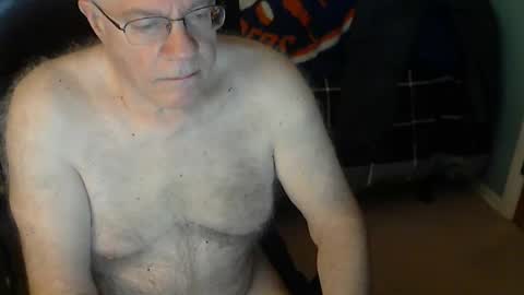 islesman22 online show from December 23, 11:14 am