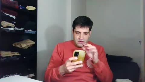 Snapshot of italianboybcn chatting on January 30, 7:29 am italianboybcn online show from January 30, 7:29 am