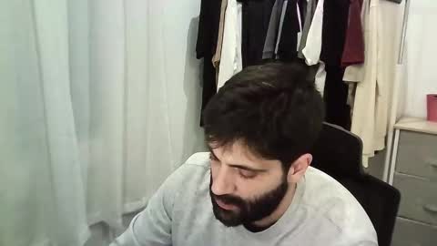 italianboybcn online show from December 17, 11:00 pm