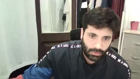 italianboybcn online show from November 1, 6:34 pm