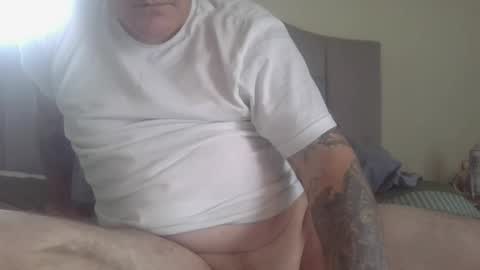 italnguy1 online show from December 5, 4:56 pm