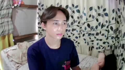Snapshot of its_saya chatting on October 21, 5:21 am its_saya online show from October 21, 5:21 am