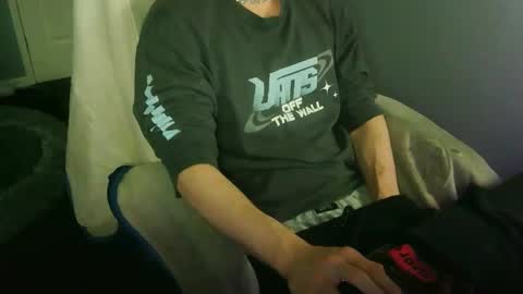 Snapshot of itsnotliam834 chatting on September 10, 2:43 am itsnotliam834 online show from September 10, 2:43 am