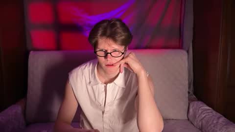 Steve online show from February 1, 10:41 pm