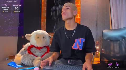 itszairen online show from February 19, 6:32 am