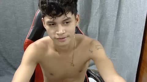 itzme_john online show from April 7, 4:07 pm