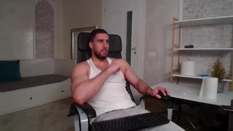 IvanHydee online show from November 26, 6:27 am