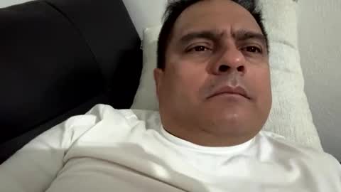 j0shua70 online show from April 16, 9:09 am