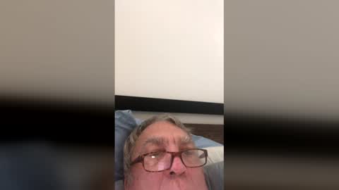 j676684 online show from April 3, 8:27 pm