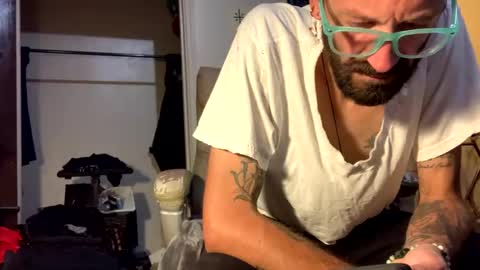 Snapshot of j_boogie_mane chatting on October 15, 3:03 am j boogie online show from October 15, 3:03 am