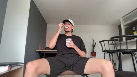 INDEPENDENT MODEL online show from September 28, 5:55 pm