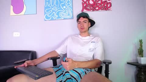 INDEPENDENT MODEL online show from December 16, 2:38 pm