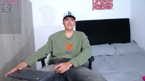 INDEPENDENT MODEL online show from February 25, 2:03 am