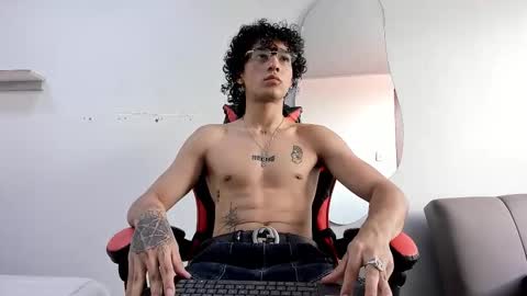 Jackes Taylor online show from November 17, 4:21 pm