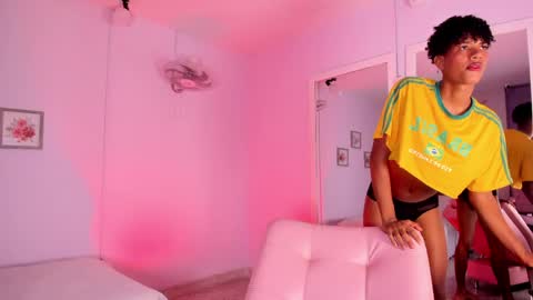 Jackk Russell  online show from April 19, 4:01 am