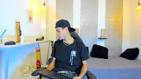 jacob_blackwell online show from November 18, 7:50 pm