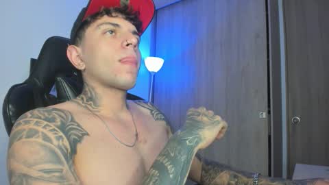 jacobb116 online show from November 25, 1:18 am