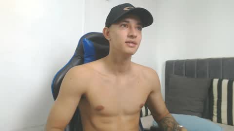 Hi guys im new 3 online show from June 4, 7:20 pm