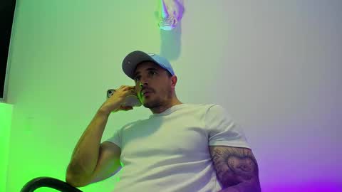 jakestone_1 online show from March 20, 3:10 am