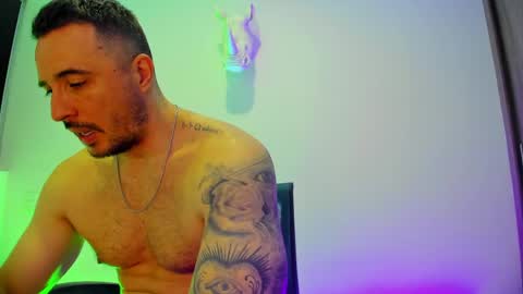 jakestone_1 online show from April 18, 7:58 pm