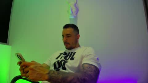 jakestone_1 online show from April 15, 2:11 am