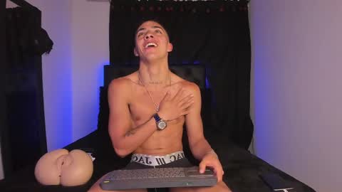 LeonardoInsta LeonardoperezcoPvt open online show from February 21, 4:51 am