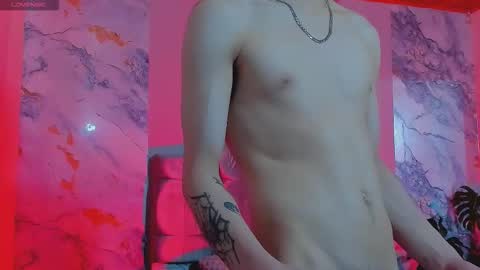 james_adamss_ online show from February 24, 1:01 pm