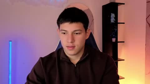 james_cr online show from May 25, 12:11 pm