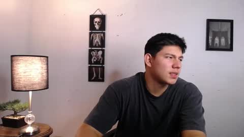 james_cr online show from November 24, 2:45 am