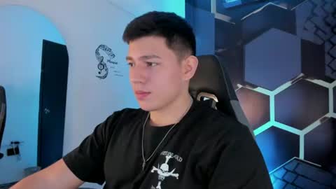 james_cr online show from June 14, 3:19 am