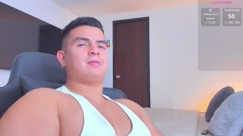 JBrooksXx online show from December 15, 9:56 pm